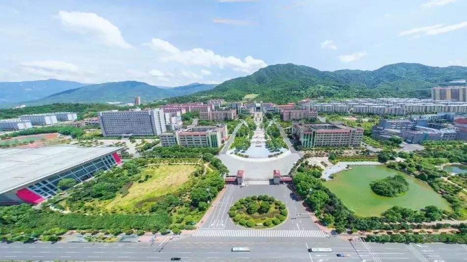 郴州职业技术学院校门图片