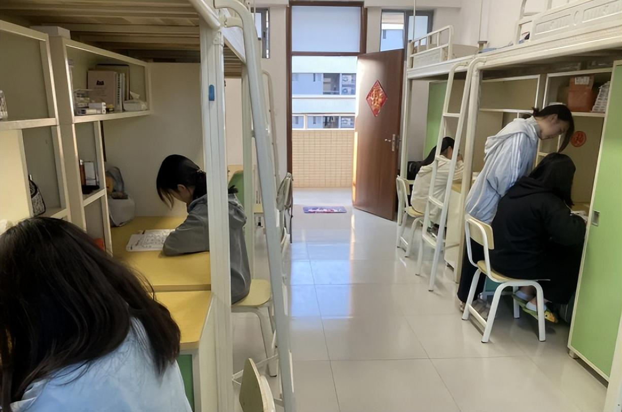 广州卫生职业学院宿舍图片